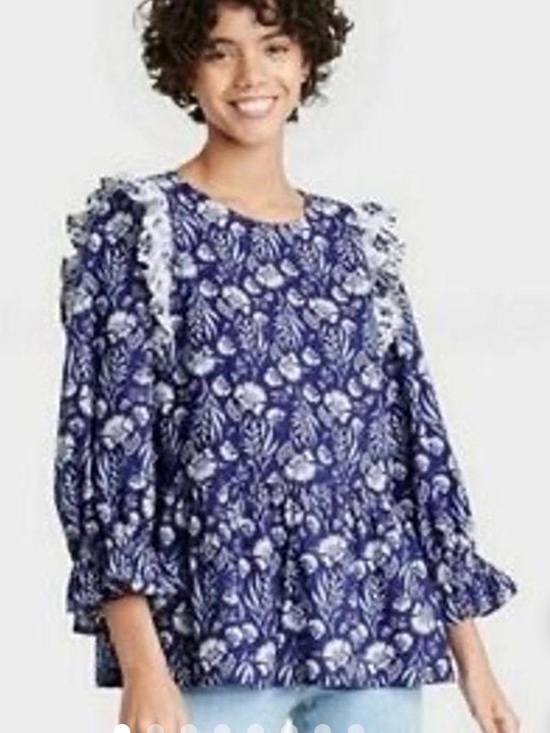 Universal Thread Tops - 🩷 Universal Thread Navy & White Floral Ruffle Peplum Top size M 🩷